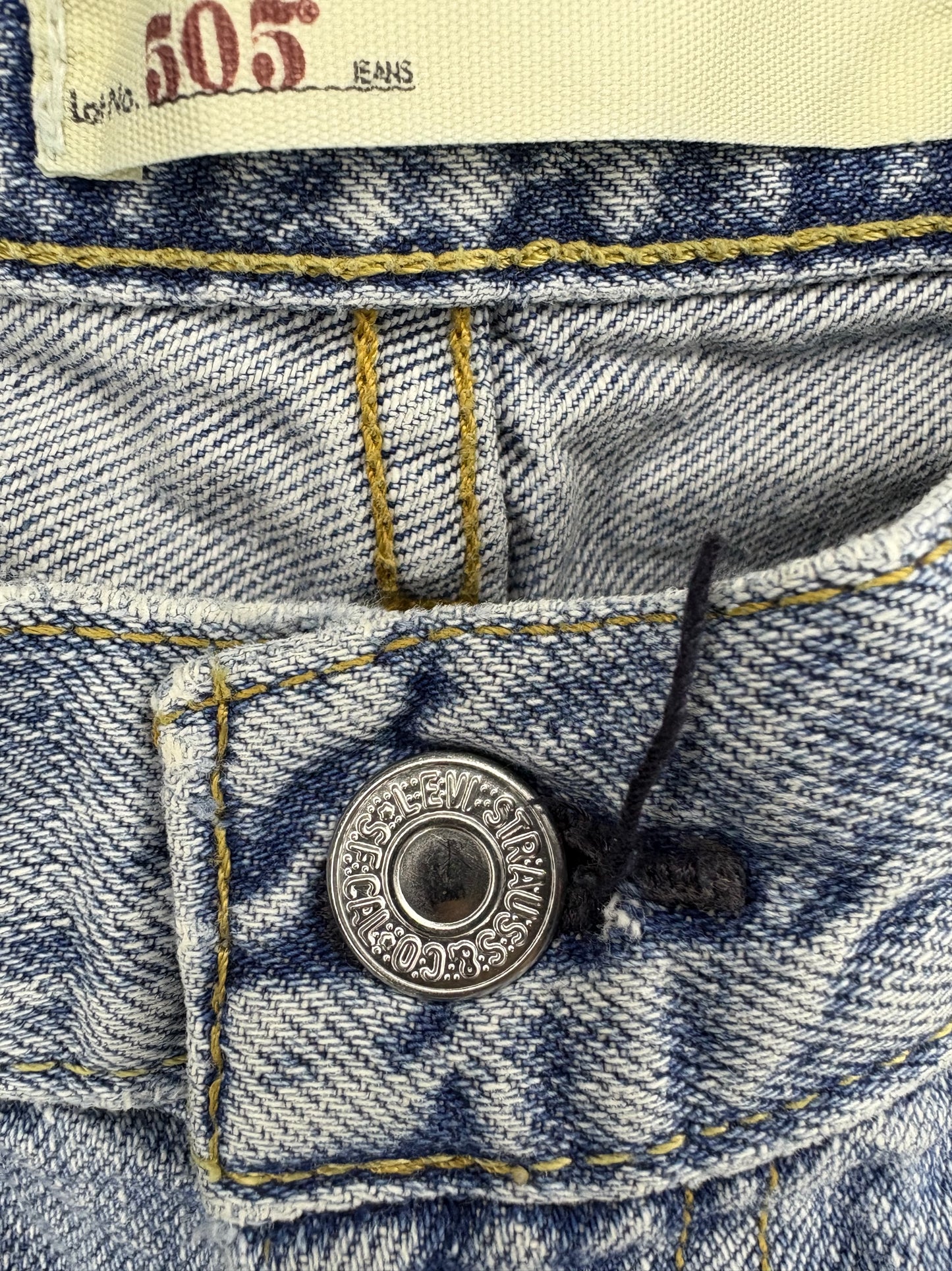 Bermuda Levi’s 505 W36