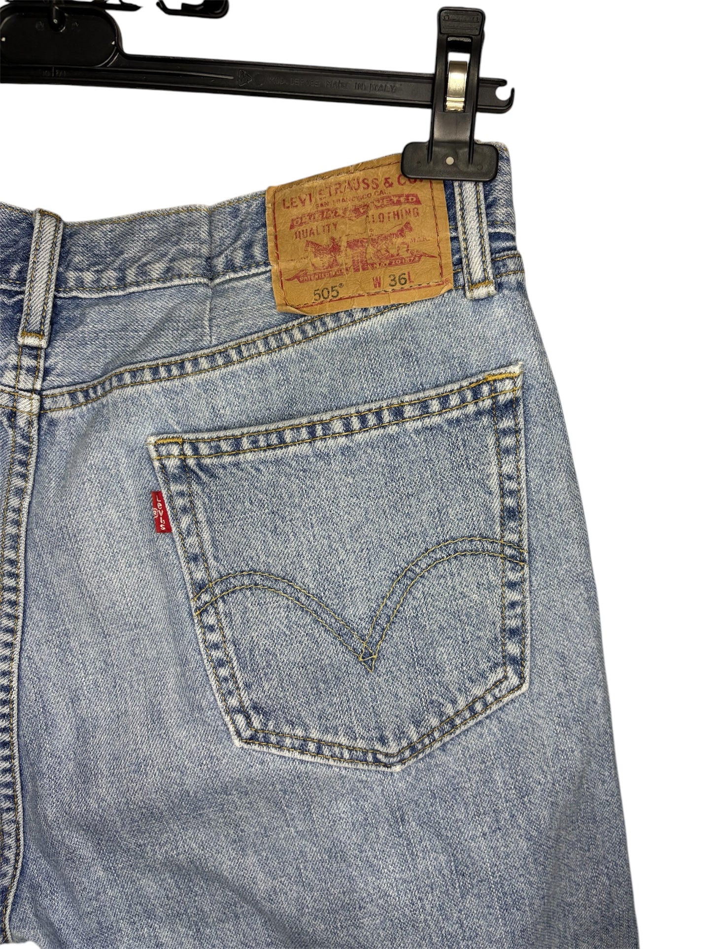 Bermuda Levi’s 505 W36